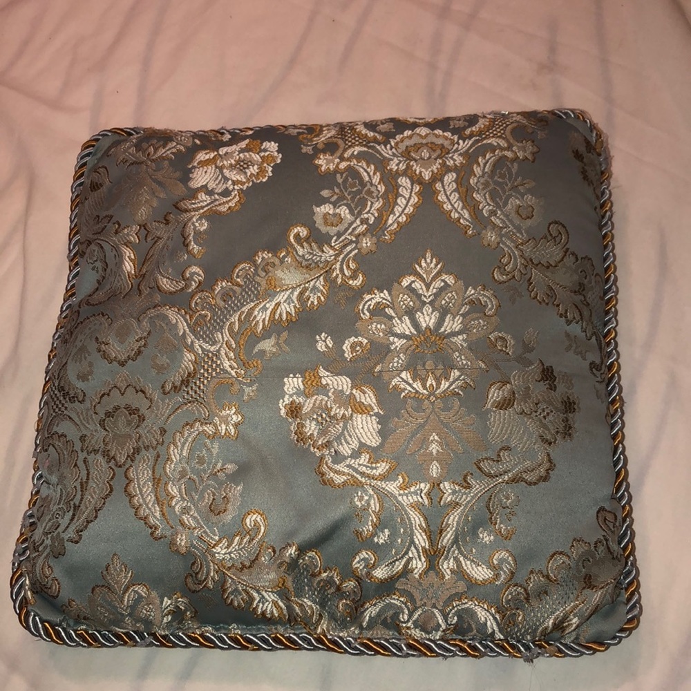 Luxury pillows